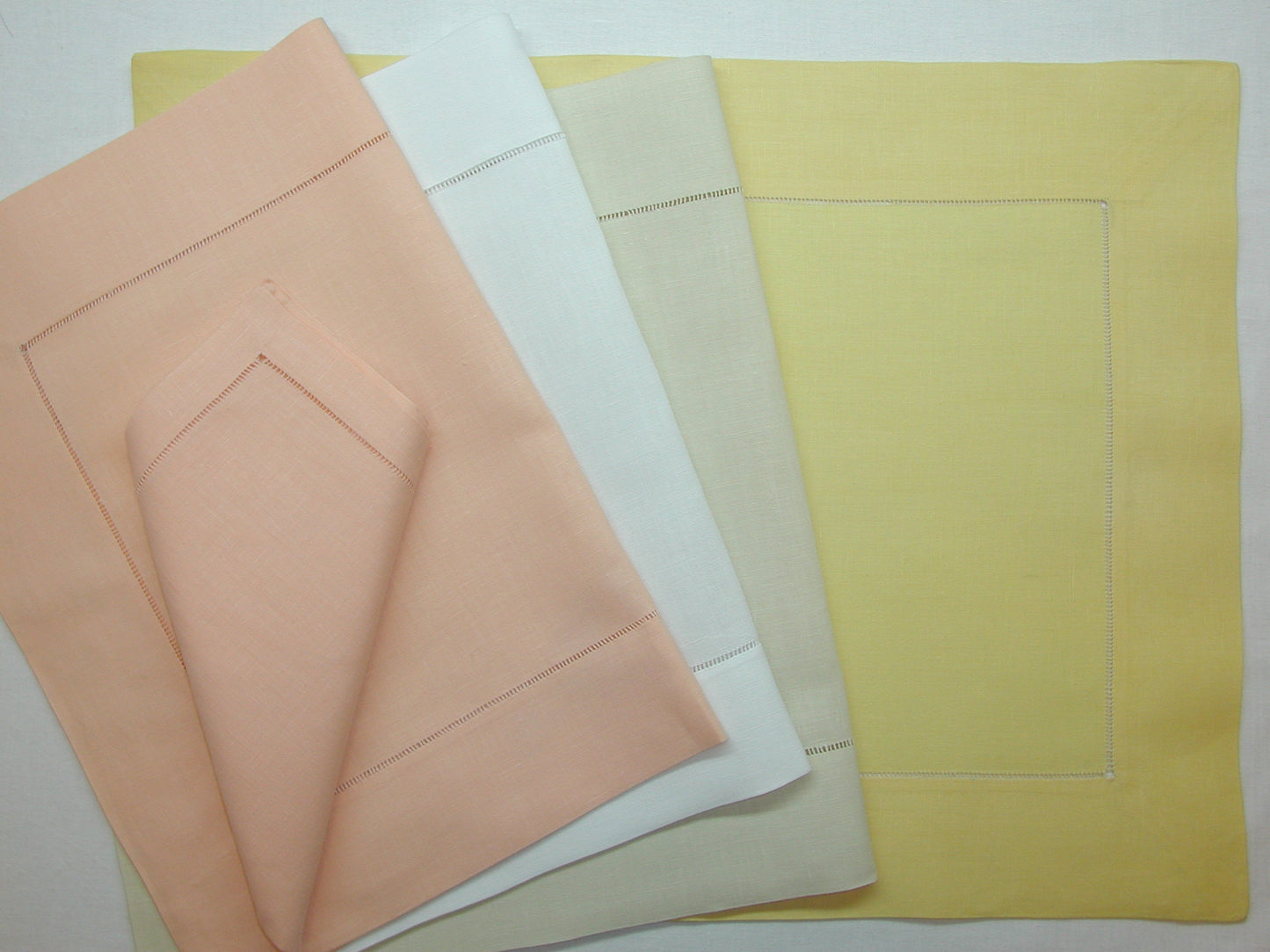 BRS-HTM002(EC), Breakfast Sets (Hand Embroidered)