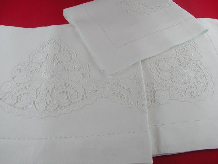 BS-Marti/A, Bedsheet (Hand Embroidered)