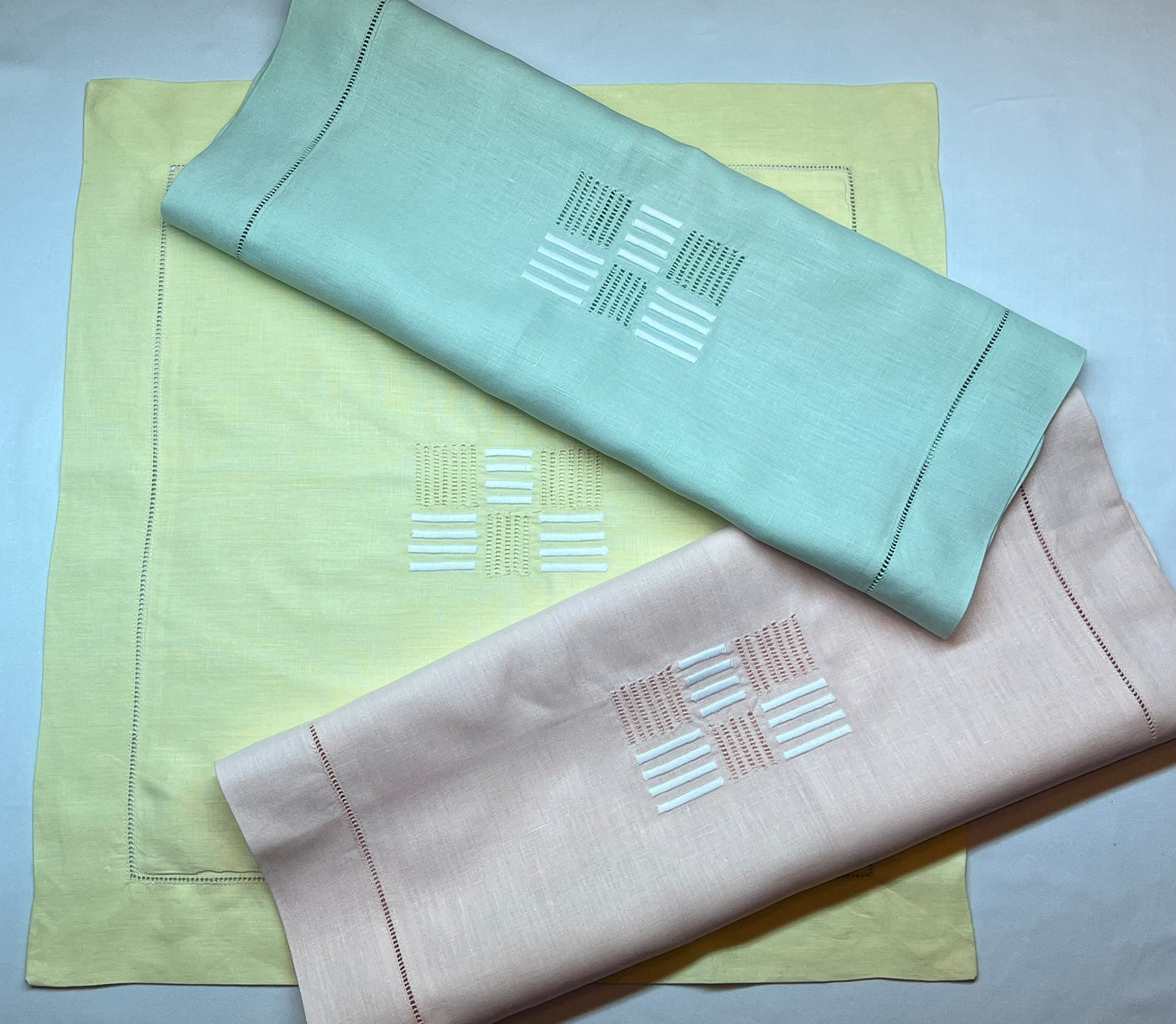 CC-59-Linea/A, Cushion Cover (Hand-Embroidered)