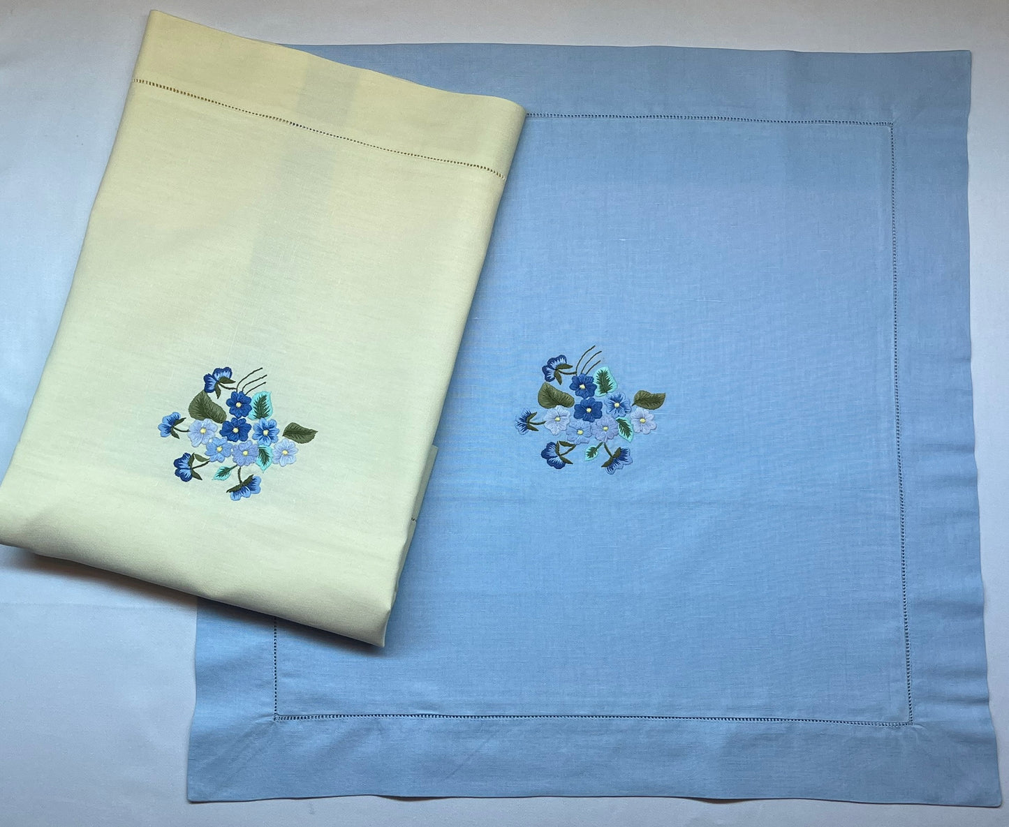 CC-89-Basket/R, Cushion Cover (Hand-Embroidered)