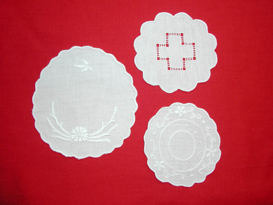 DY-Circle, Doilies (Hand Embroidered)