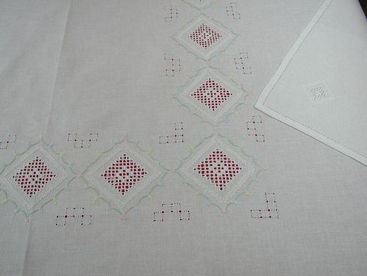 TC-FG2821, Tablecloth (Hand Embroidered)