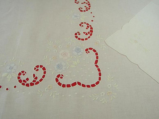 TC039, Tablecloth (Hand Embroidered)